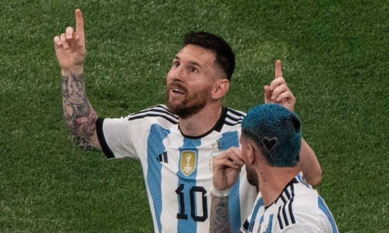 Lý do vì sao Lionel Messi được gọi là bọ chét?